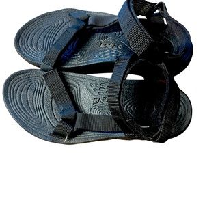 Men’s Teva Hurricane Hiking Sandals size 10